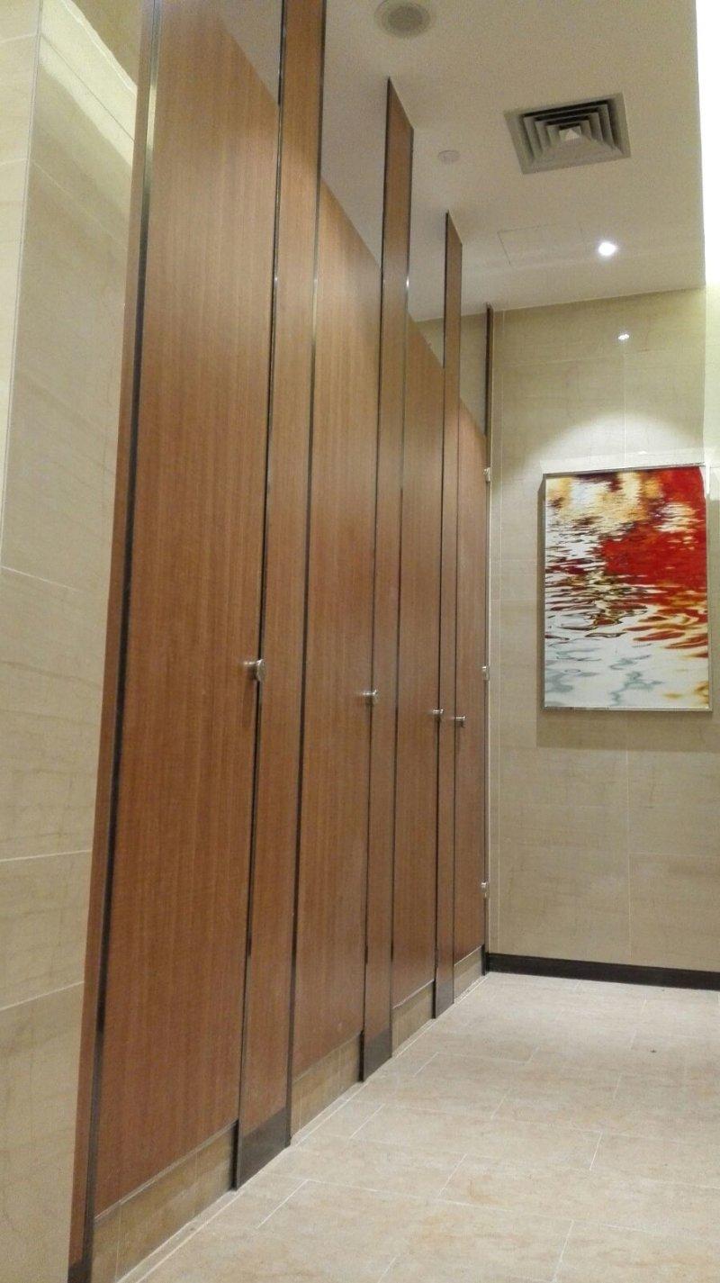 復(fù)合隔斷在衛(wèi)生間隔斷中的應(yīng)用與優(yōu)勢